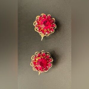 1966 Sarah Coventry Red Rhinestone Floral Cluster Clip On Earrings, Vintage, EUC